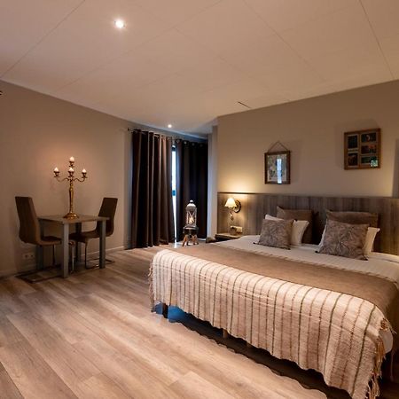 Hotel De La Tour Melen エクステリア 写真