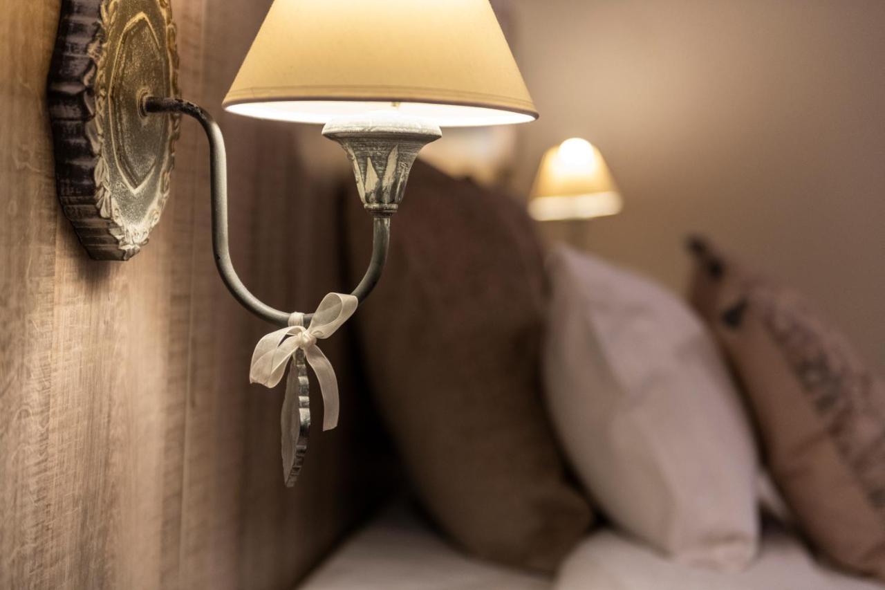 Hotel De La Tour Melen エクステリア 写真